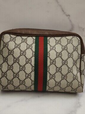 Authentic Vintage Sherry Line Gucci Supreme Zippy Clutch With Digital COA